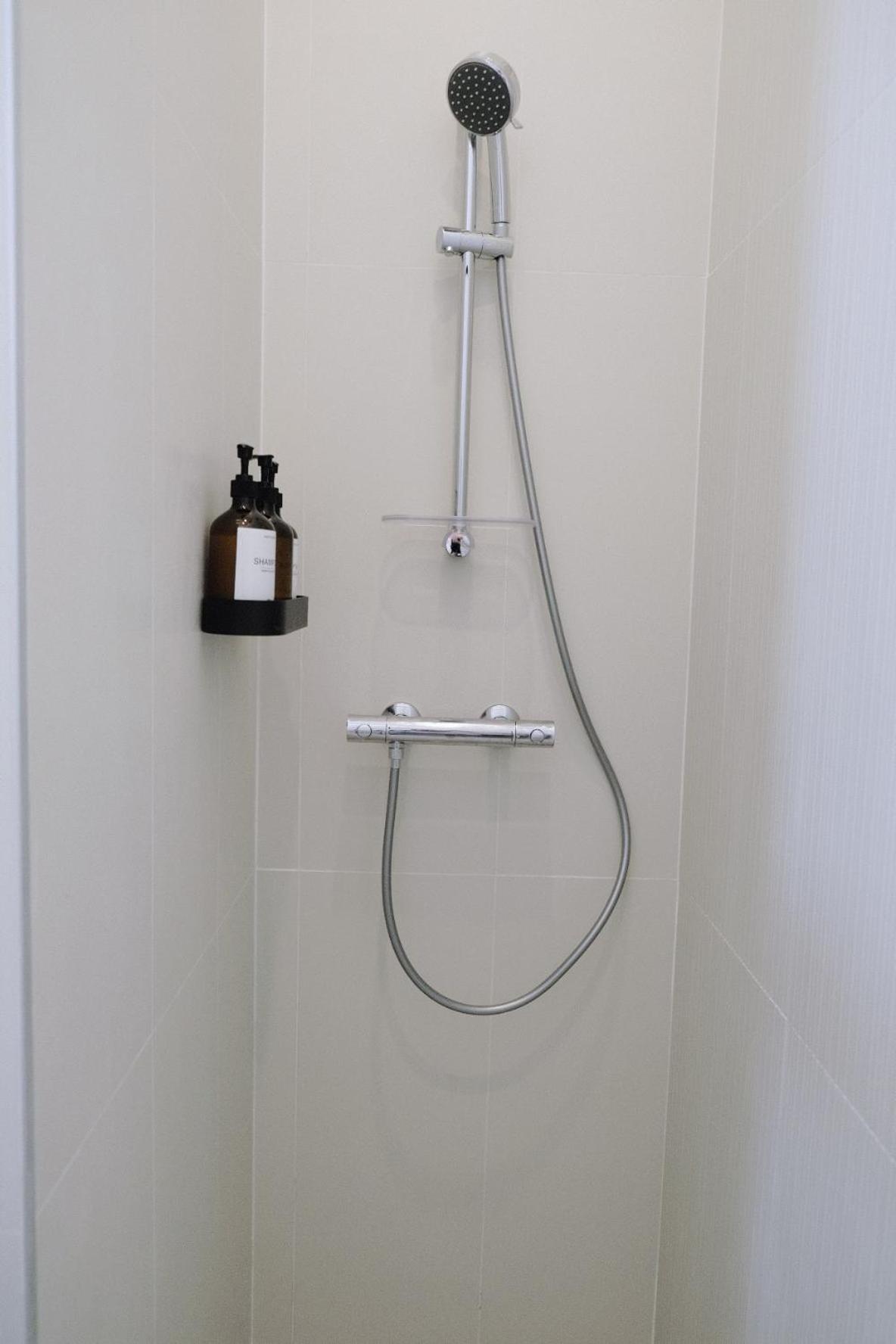 Appartement Mezzanine Contemporain Hypercentre Caen - Chez Jannie エクステリア 写真